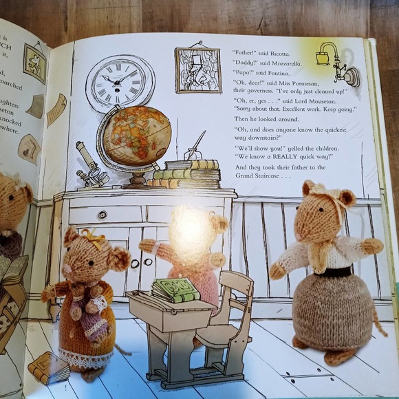 Mouseton Abbey The Missing Diamond Childrens Book (bb2) - Picture 5 of 5